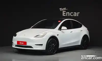 Tesla Model Y, 2023