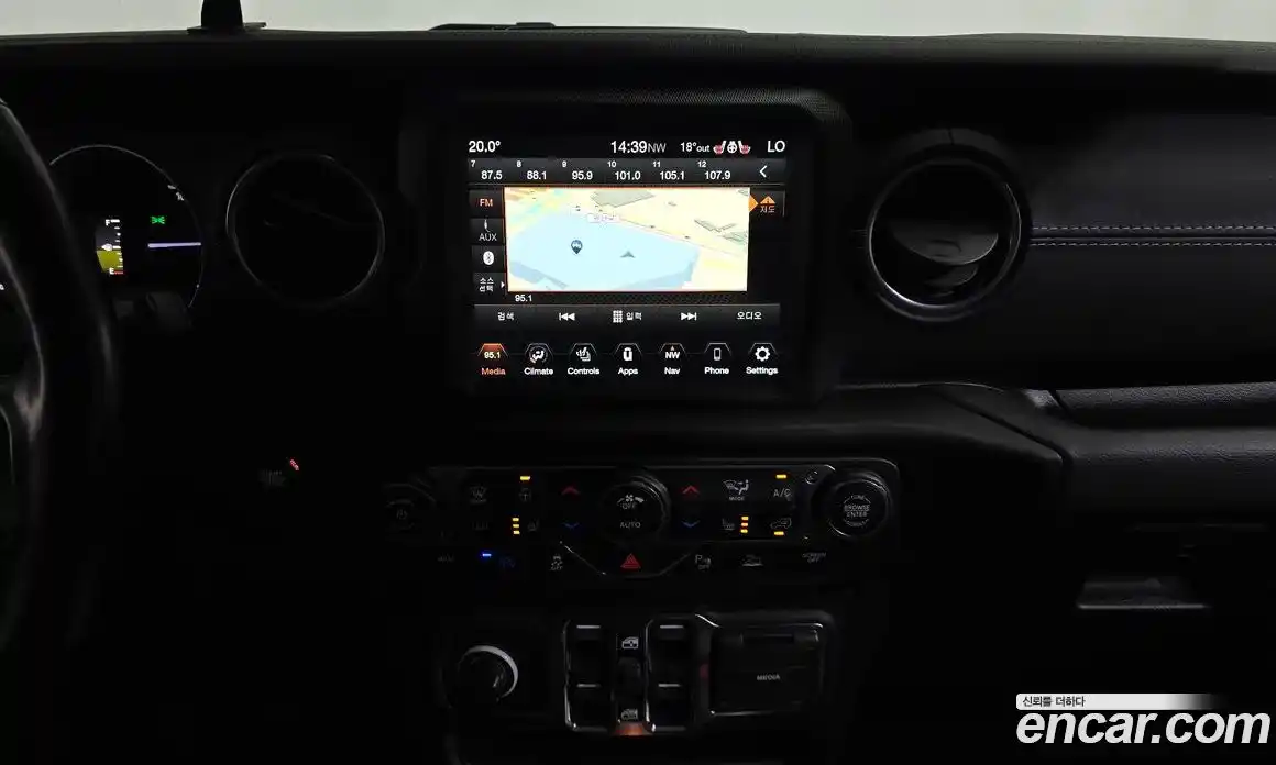 Jeep Wrangler 2021 2.0 гидро в Москве № 232350, фото 15