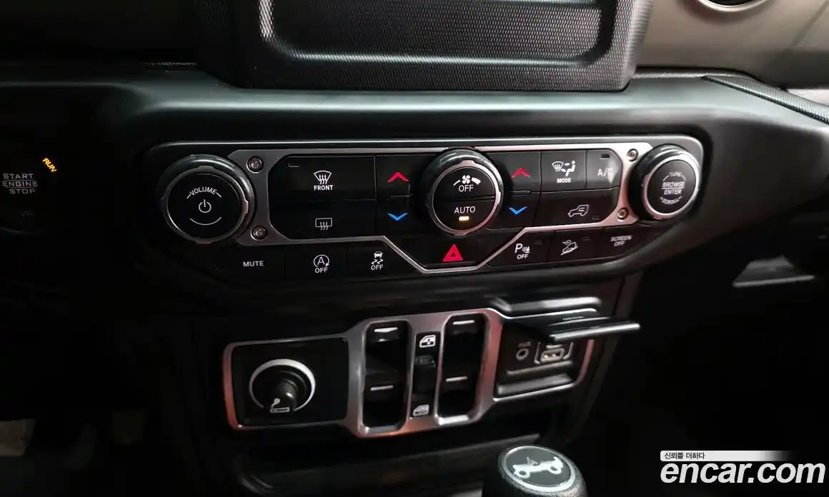 Jeep Wrangler 2018 2.0 гидро в Москве № 232640, фото 17