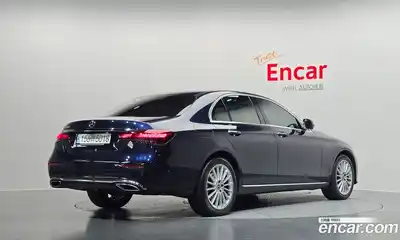 Mercedes-Benz E-Class 2022 2.0 гидро, миниатюра 2