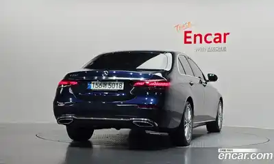 Mercedes-Benz E-Class 2022 2.0 гидро, миниатюра 4