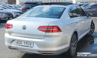 Volkswagen Passat 2018 2.0 гидро в Москве № 277978, миниатюра 3