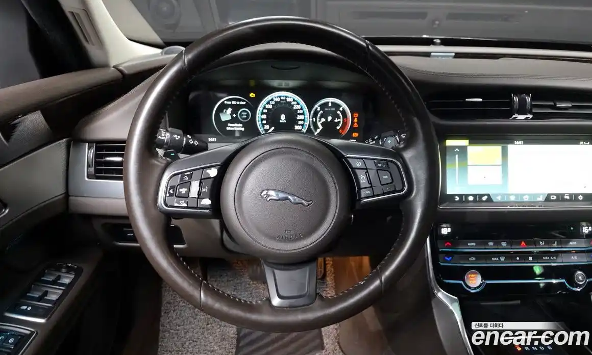 Jaguar XF 2017 2.0 гидро в Москве № 283856, фото 13