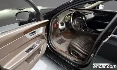 Jaguar XF 2017 2.0 гидро в Москве № 283856, миниатюра 10
