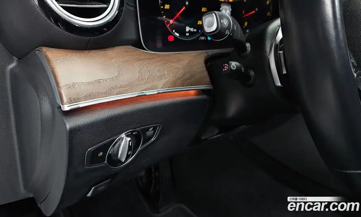 Mercedes-Benz E-Class 2020 2.0 гидро, фото 18
