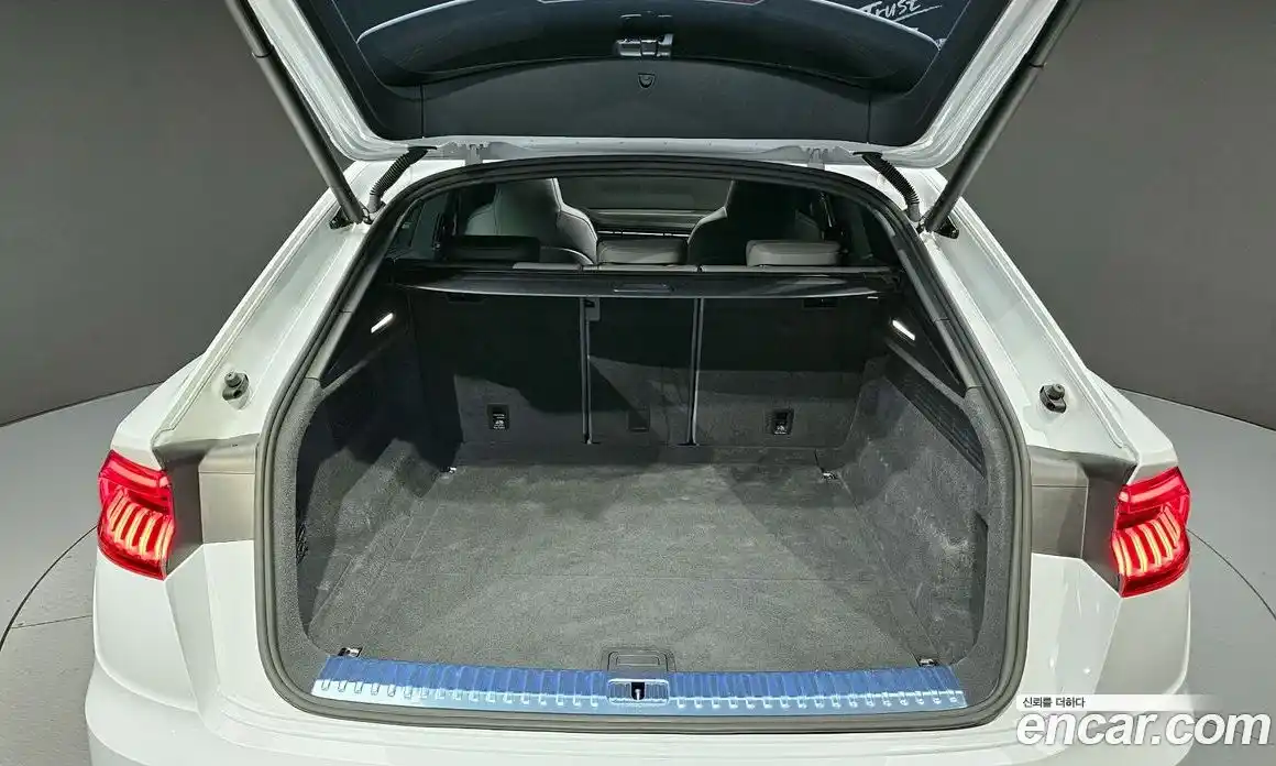Audi Q8 2023 3.0 гидро в Москве № 325269, фото 20