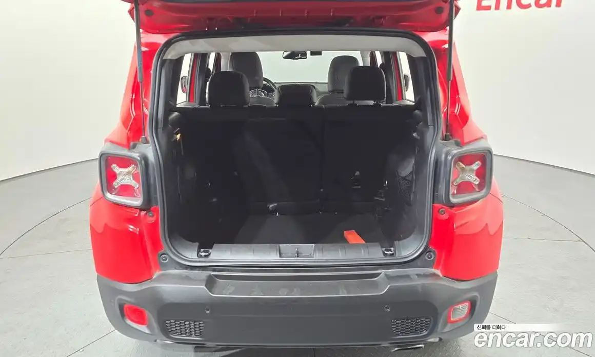 Jeep Renegade 2019 2.4 гидро в Москве № 330137, фото 20