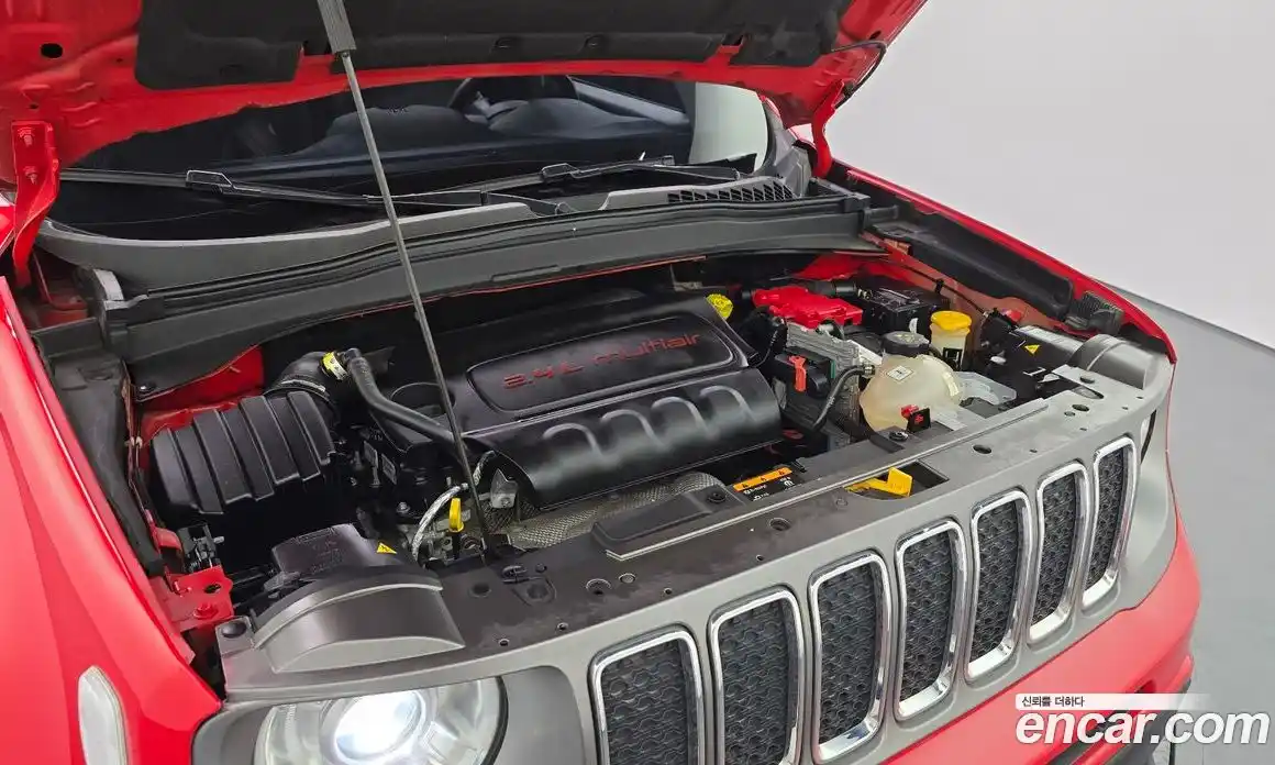 Jeep Renegade 2019 2.4 гидро в Москве № 330137, фото 6