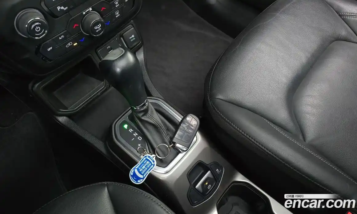 Jeep Renegade 2019 2.4 гидро в Москве № 330137, фото 9