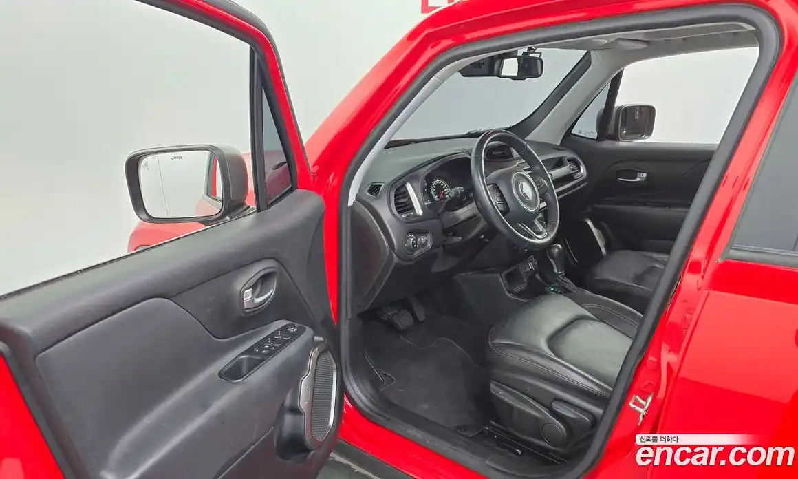 Jeep Renegade 2019 2.4 гидро в Москве № 330137, фото 10