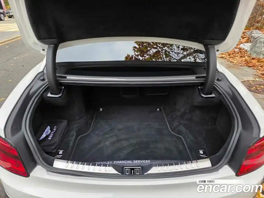 Bentley Flying Spur 2023 4.0 гидро в Москве № 366421, фото 16