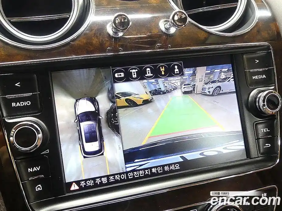 Bentley Bentayga 2017 6.0 гидро в Москве № 387180, фото 13