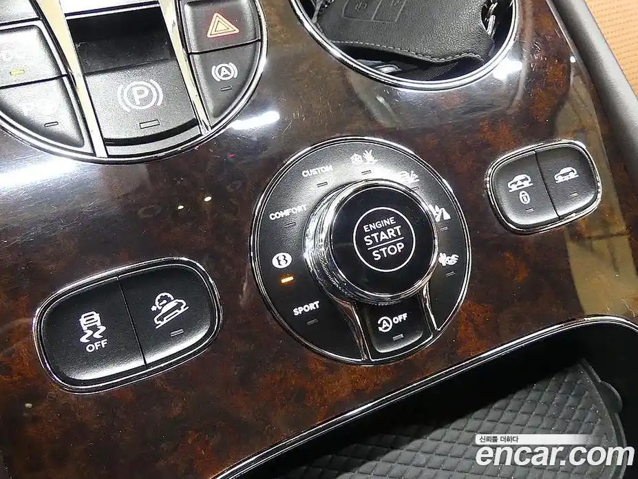 Bentley Bentayga 2017 6.0 гидро в Москве № 387180, фото 15