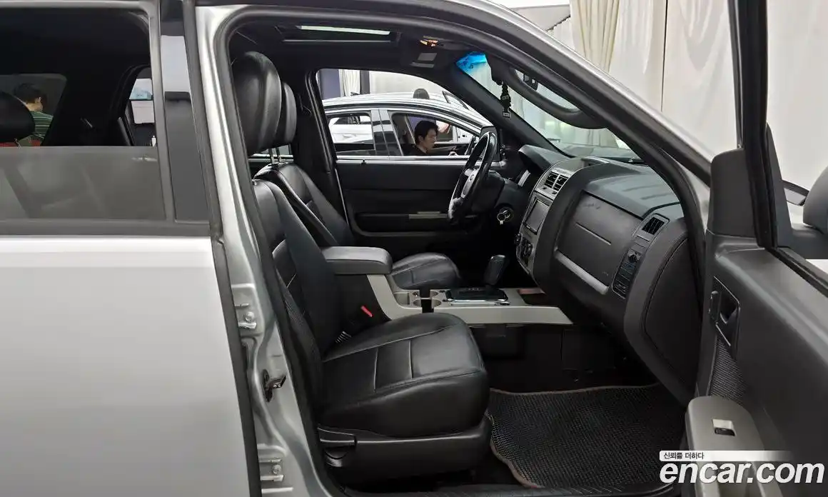 Ford Escape 2009 2.5 гидро в Москве № 473802, фото 11