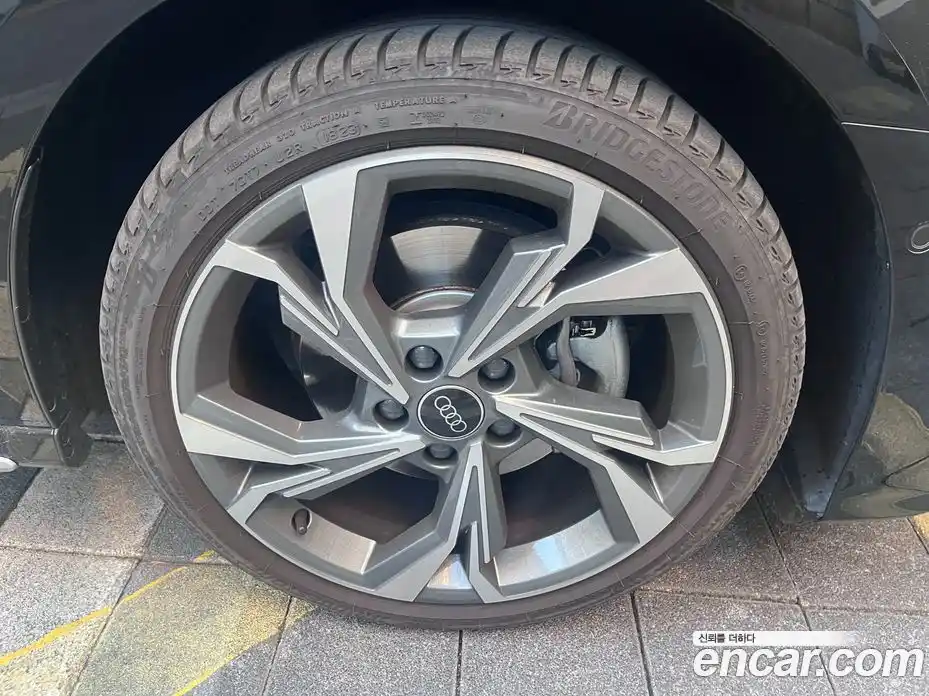Audi A3 2023 2.0 гидро в Москве № 497196, фото 10