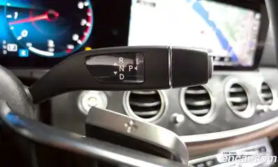 Mercedes-Benz E-Class 2022 2.0 гидро, миниатюра 8