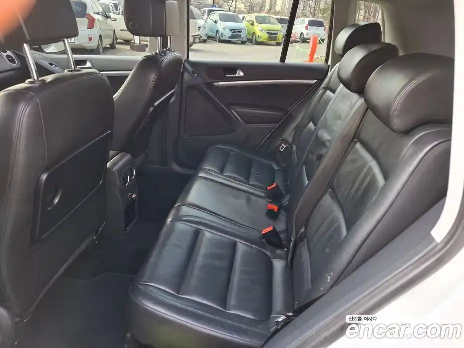 Volkswagen Tiguan 2015 2.0 гидро в Москве № 607667, фото 11