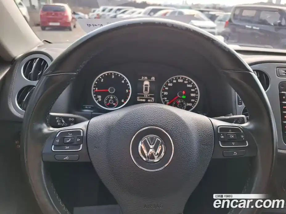 Volkswagen Tiguan 2015 2.0 гидро в Москве № 607667, фото 12