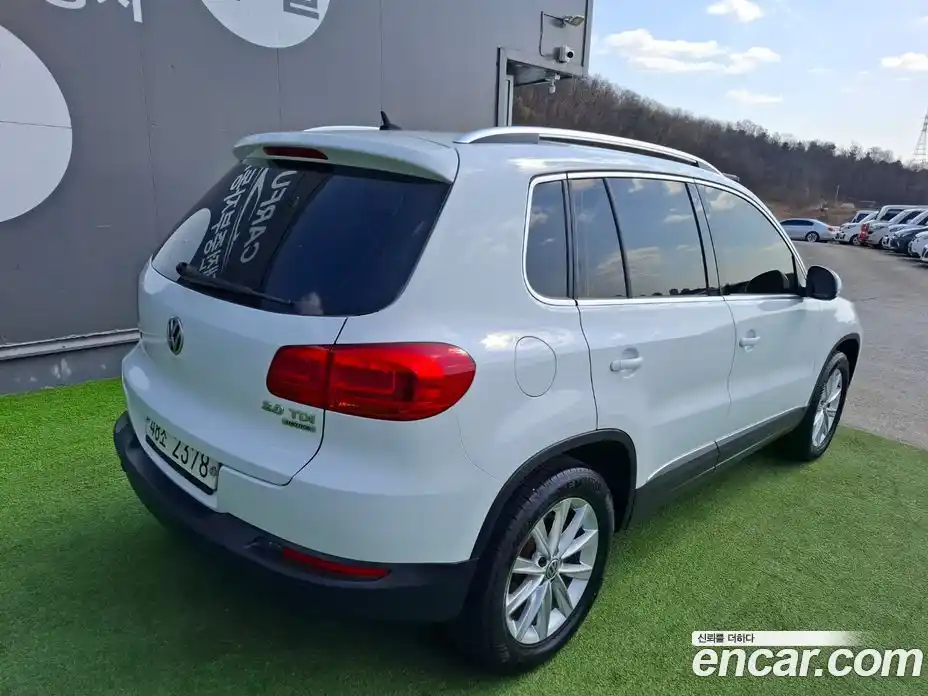 Volkswagen Tiguan 2015 2.0 гидро в Москве № 607667, фото 6