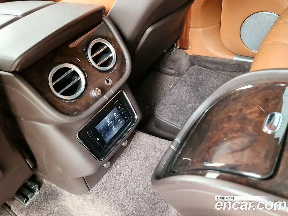 Bentley Bentayga 2017 6.0 гидро в Москве № 653258, фото 12