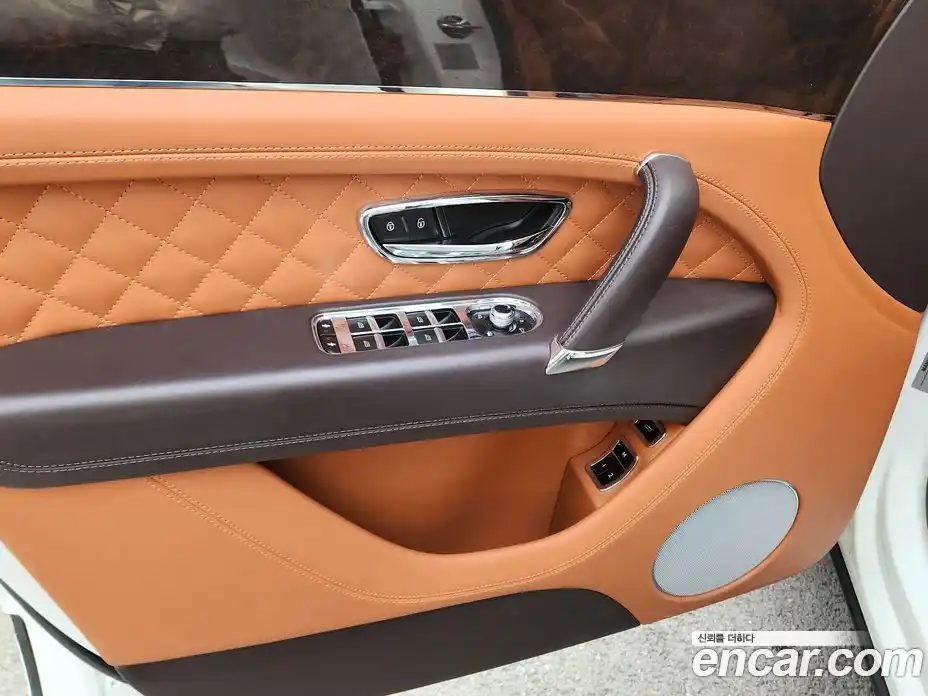 Bentley Bentayga 2017 6.0 гидро в Москве № 653258, фото 13