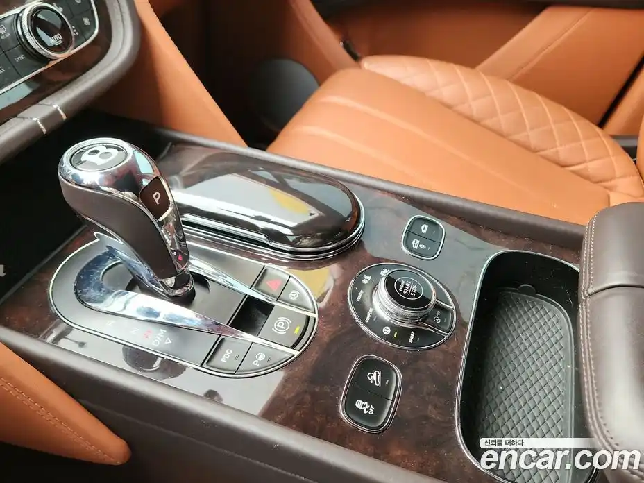 Bentley Bentayga 2017 6.0 гидро в Москве № 653258, фото 16