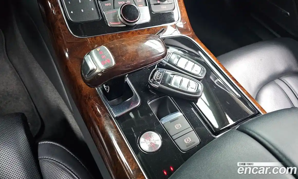 Audi A8 2012 4.2 гидро в Москве № 723635, фото 9
