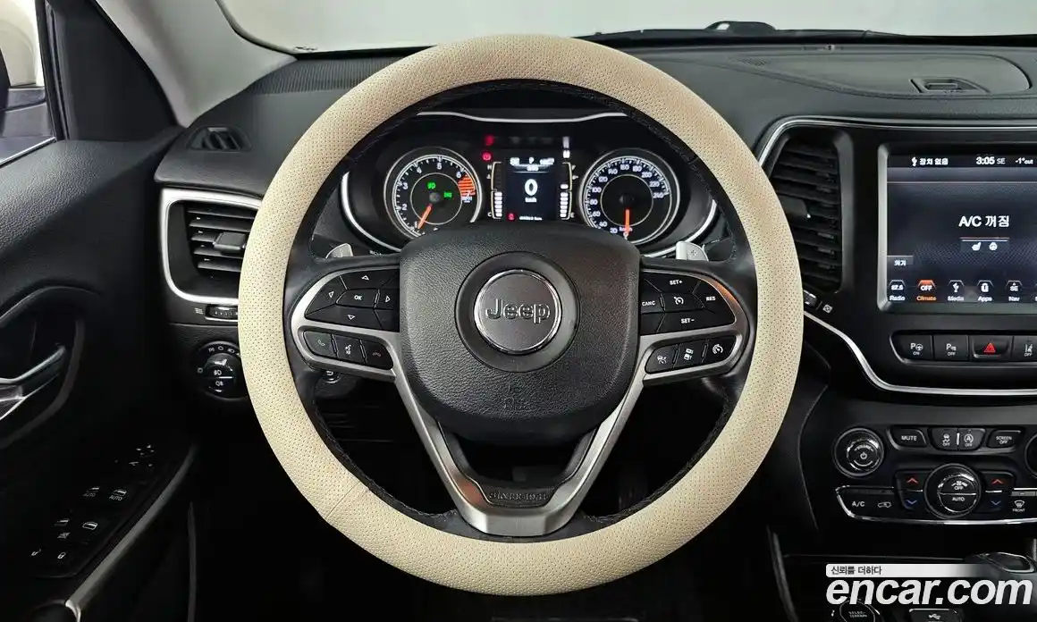 Jeep Cherokee 2018 2.4 гидро в Москве № 725286, фото 13