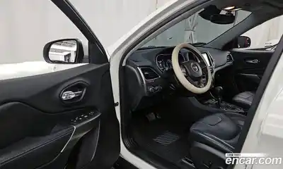 Jeep Cherokee 2018 2.4 гидро в Москве № 725286, миниатюра 10