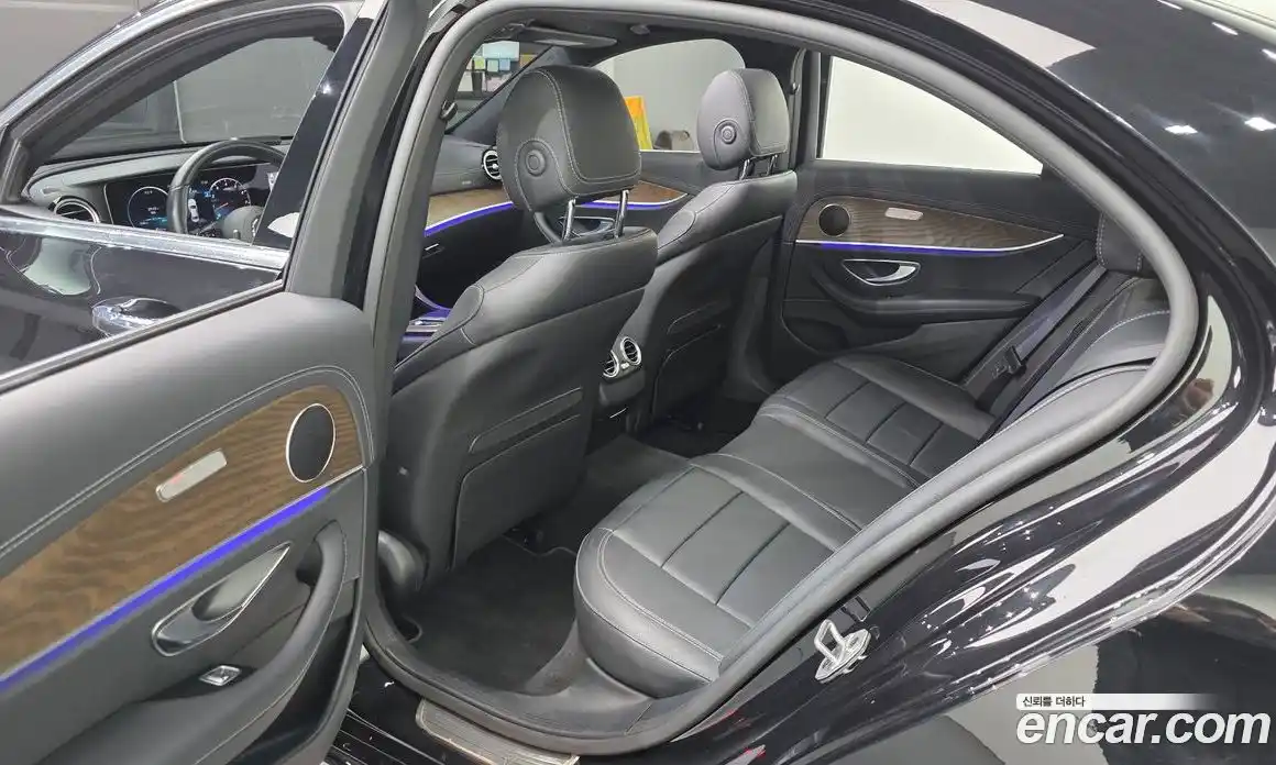 Mercedes-Benz E-Class 2022 2.0 гидро, фото 11