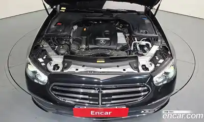 Mercedes-Benz E-Class 2022 2.0 гидро, миниатюра 6