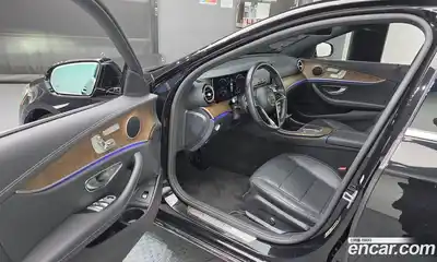 Mercedes-Benz E-Class 2022 2.0 гидро, миниатюра 10