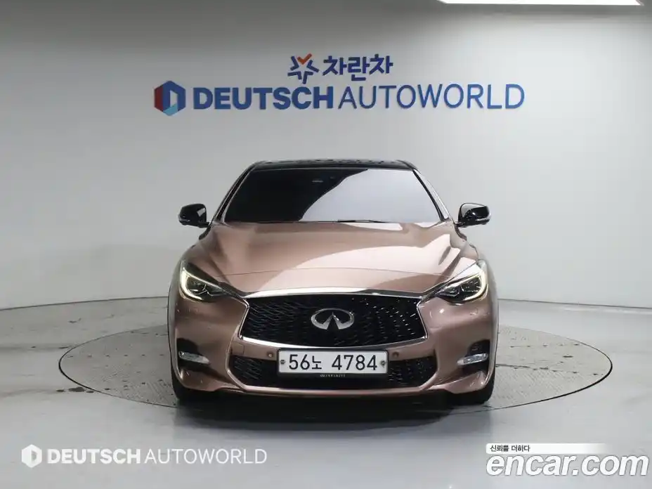 Infiniti Q30 2017 2.0 гидро в Москве № 827398, фото 3