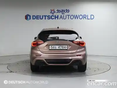 Infiniti Q30 2017 2.0 гидро в Москве № 827398, миниатюра 4