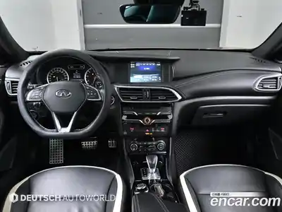 Infiniti Q30 2017 2.0 гидро в Москве № 827398, миниатюра 7