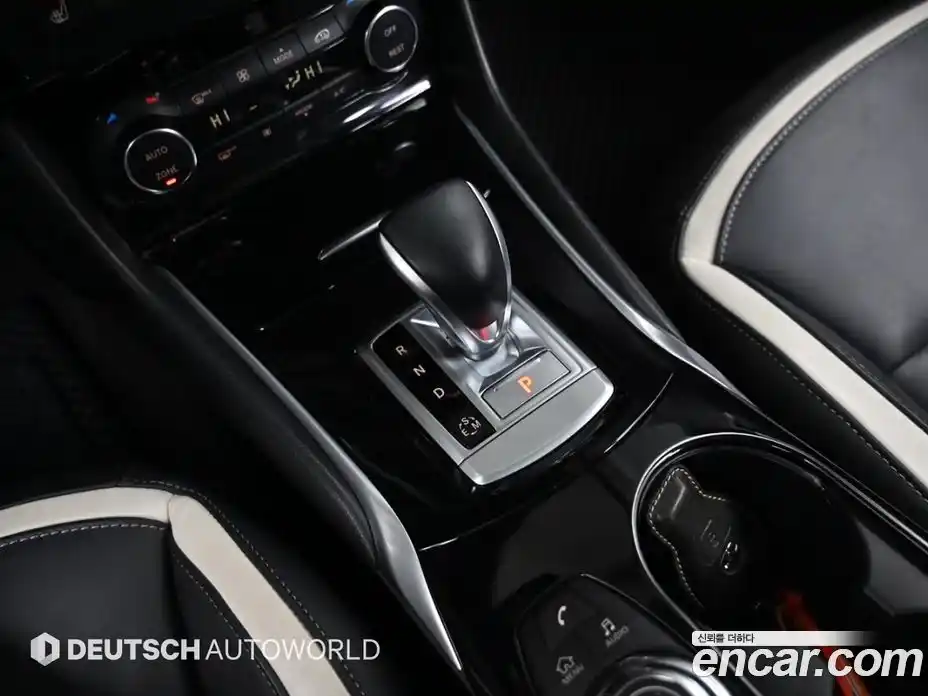 Infiniti Q30 2017 2.0 гидро в Москве № 827398, фото 9