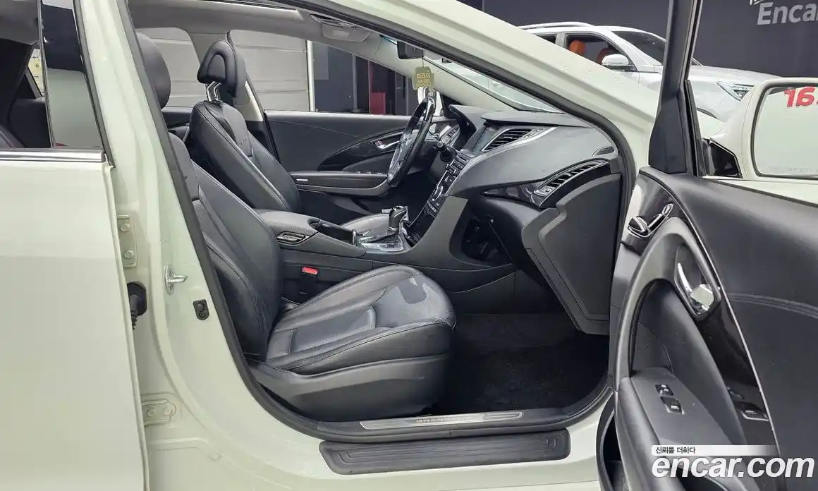 Hyundai Grandeur 2015 2.4 Автомат в Москве № 927899, фото 11