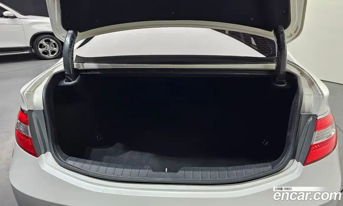 Hyundai Grandeur 2015 2.4 Автомат в Москве № 927899, фото 20