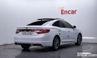 Hyundai Grandeur 2015 2.4 Автомат в Москве № 927899, миниатюра 2