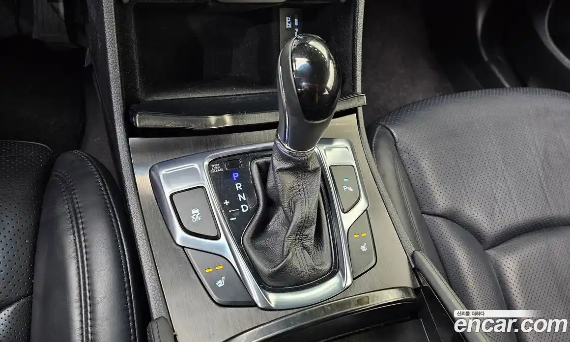 Hyundai Grandeur 2015 2.4 Автомат в Москве № 927899, фото 9