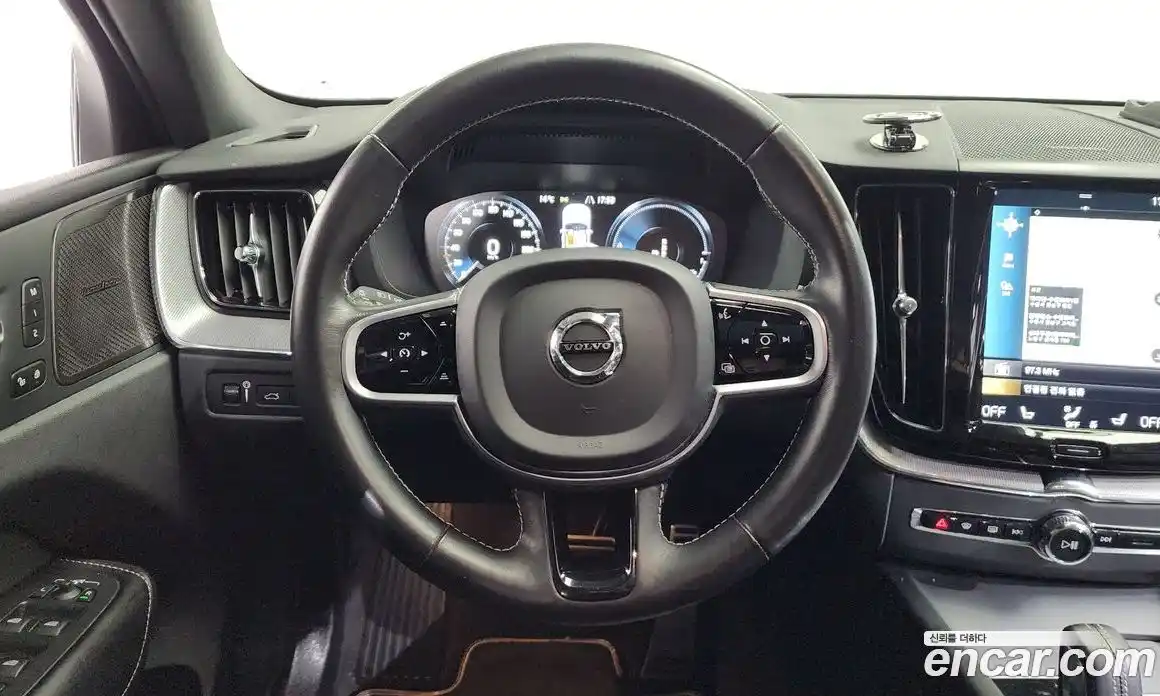 Volvo XC60 2020 2.0 гидро в Москве № 973152, фото 13