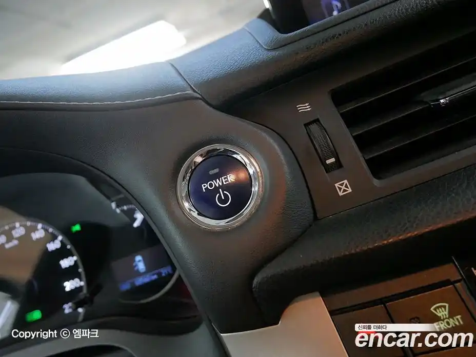 Lexus CT200h 2015 1.8 гидро в Москве № 975967, фото 15