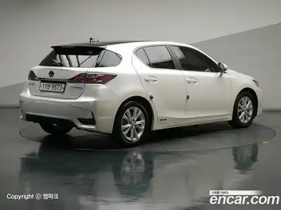 Lexus CT200h 2015 1.8 гидро в Москве № 975967, миниатюра 3