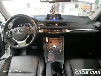 Lexus CT200h 2015 1.8 гидро в Москве № 975967, миниатюра 6
