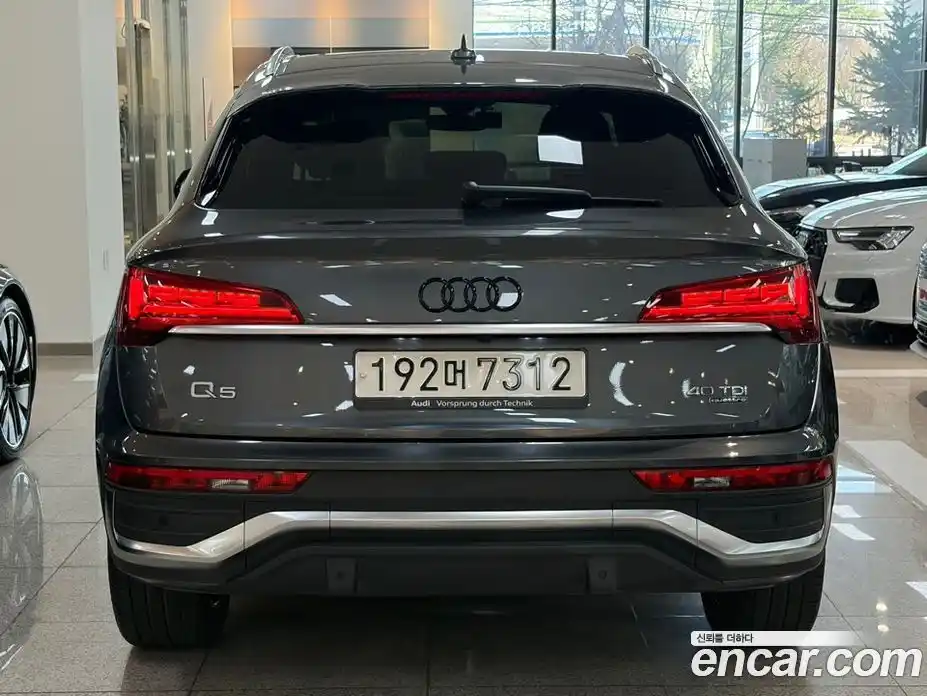Audi Q5 2023 2.0 Автомат в Москве № 1002312, фото 4