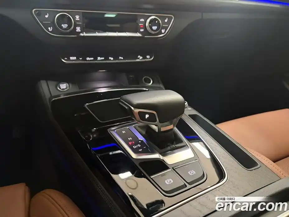 Audi Q5 2023 2.0 Автомат в Москве № 1002312, фото 9