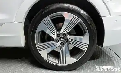 Audi e-tron 2021 0.2 гидро в Москве № 1007522, миниатюра 5