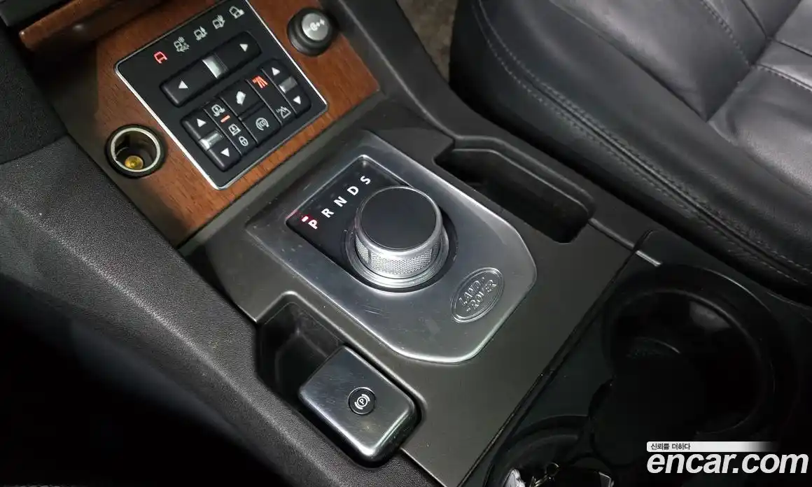 Land Rover Discovery 2015 3.0 гидро в Москве № 1013555, фото 8