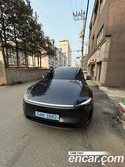 Tesla Model Y, 2025