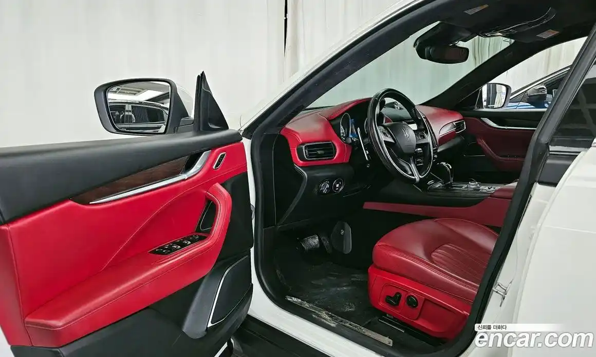 Maserati Levante 2017 3.0 гидро в Москве № 1015715, фото 10